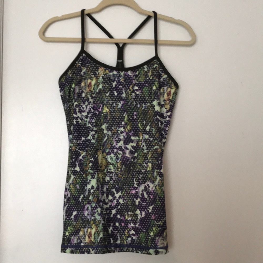 LuluLemon top